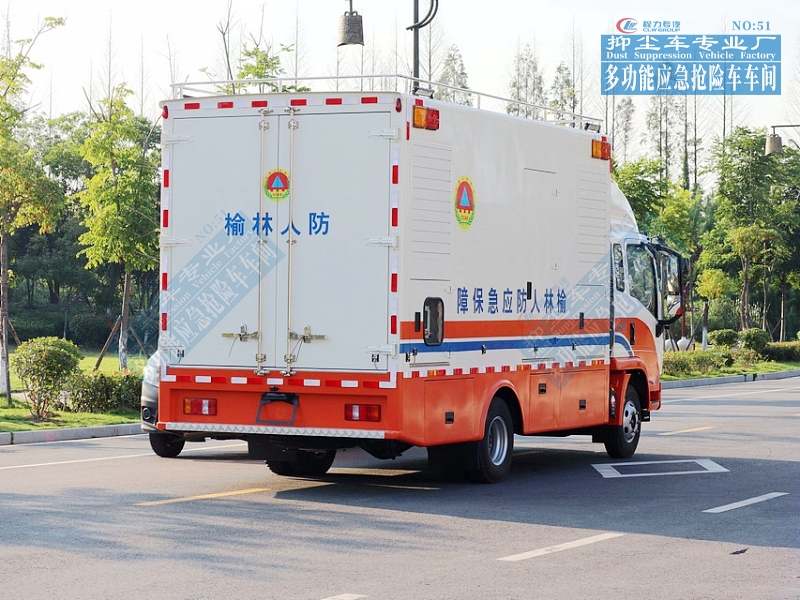 重汽豪沃移動式發電車80-200kW