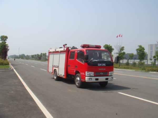 東風多利卡2.5噸水罐消防車（國五）