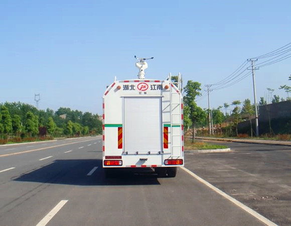 重汽豪沃前四后八25噸消防灑水車