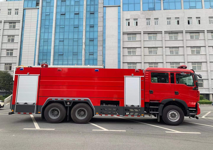 16噸重汽泡沫消防車
